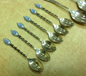 6 чайных и 6 кофейных ложек с финифтью