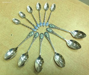 6 чайных и 6 кофейных ложек с финифтью