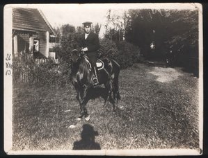 Альбом с фотографиями, виды Тверской губернии.