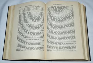 Книга Адольфа Гитлера "Майн Кампф"