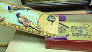 Старинная Настольная игра с человечками и шариком RRR