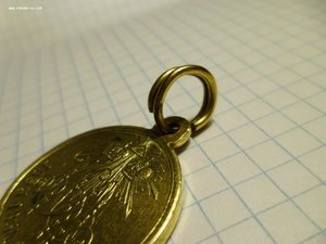 Кольцо медальное 19 век в каратном золоте.