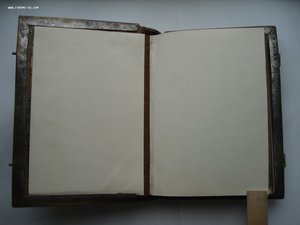Церковная книга Евангелие с латунными накладками 1889 год
