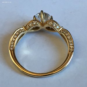 Женское кольцо 585 пробы.