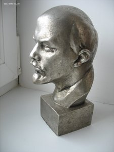 Бюст Ленина