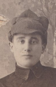 Краском с нарукавными знаками различия. г.Гжатск. 1924-25.