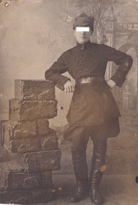 Краском с нарукавными знаками различия. г.Гжатск. 1924-25.