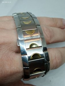 Часы Movado. Швейцария.