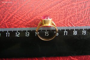 Кольцо с камнем - золото 583