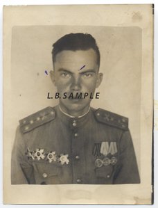 Гв. капитан артиллерист 3 ОВ. Заверено.