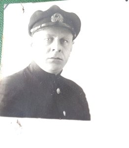 Фото с довоенными авиационными кокардами.