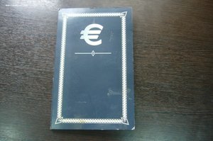 Различные наборы монет жетонов