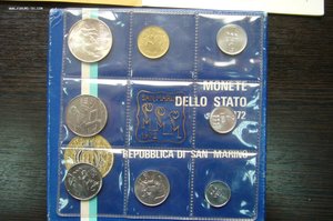 Различные наборы монет жетонов