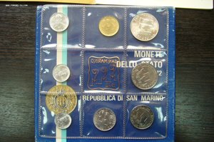 Различные наборы монет жетонов