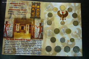 Различные наборы монет жетонов