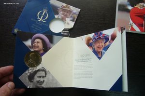 Различные наборы монет жетонов