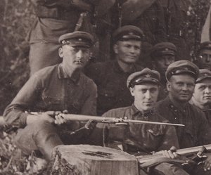 Пограничники? 1930-е годы. "Мосинки".