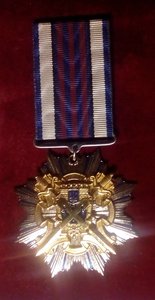Знак Лучший работник инкассации банка с документами. Герольд