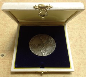 медаль в память иоана павла в коробочке