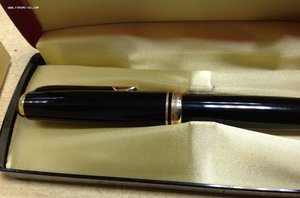 Ручка Montblanc с золотым пером