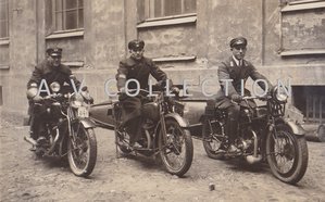 Военные лётчики на мотоциклах. 1930-е годы. 2 фото.
