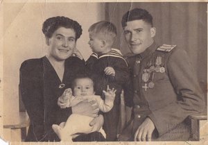 Подполковник СА с наградами. 2 БКЗ. Чешский крест. Медали.