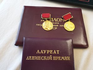 две редких премии на одного