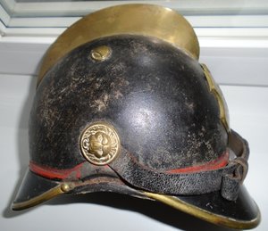 Немецкая пожарная каска до 1 й Мировой войны.