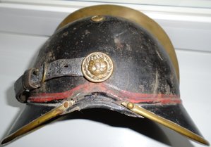 Немецкая пожарная каска до 1 й Мировой войны.