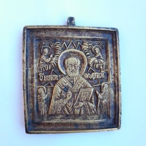 Вершковая меднолитая икона  Николай Чудотворец...