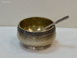 Солонка с ложечкой. Серебро 875. Таллин.