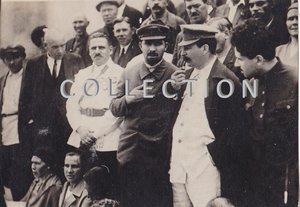 Сталин,Каганович.Блюхер с делегатами съезда. 1930-е гг.