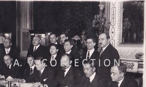 Подписание договора. Ф.Э.Дзержинский. М.М.Литвинов. 1925 г.