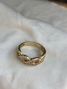 Кольцо бесконечность или косичка шикарное все в бриллиантах