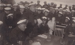 К.Е.Ворошилов и Р.А.Муклевич на борту корабля РККФ. 1930-е г