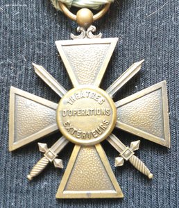 Крест "За воин.храбрость в зарубеж.операц." (Франция)