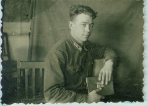 Несколько фото летчика.