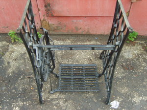 Станина ЧУГУН ЛИТЬЕ ПГМЗ.в родной краске.в отличном состояни