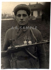 Боец грузин: Слава, Отвага, автомат, 1944