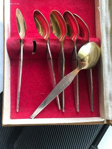 6 коф. ложек не пользованых с позолотой серебро 875 дешево!!