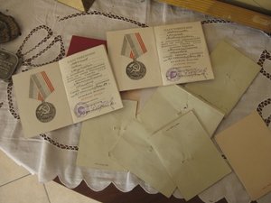 И жили счастливо, два комплекта, и на пенсию в один день!