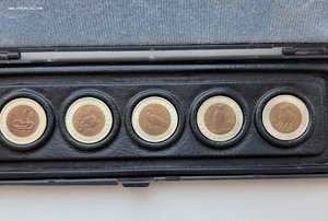 Красная книга, биметалл, 15 шт., в родных коробочках.