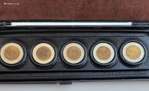 Красная книга, биметалл, 15 шт., в родных коробочках.