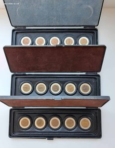 Красная книга, биметалл, 15 шт., в родных коробочках.