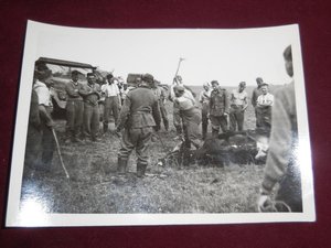 Фото с немецкими солдатами и техникой.