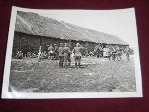 Фото с немецкими солдатами и техникой.