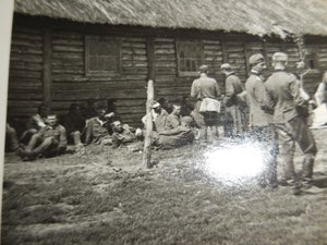 Фото с немецкими солдатами и техникой.
