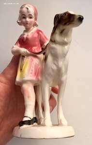 Фаянсовая статуэтка "Девочка с собакой". ГДР.