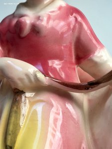 Фаянсовая статуэтка "Девочка с собакой". ГДР.