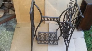 1 станина SINGER чугун +2 станины ПГМЗ чугун от швейных маши